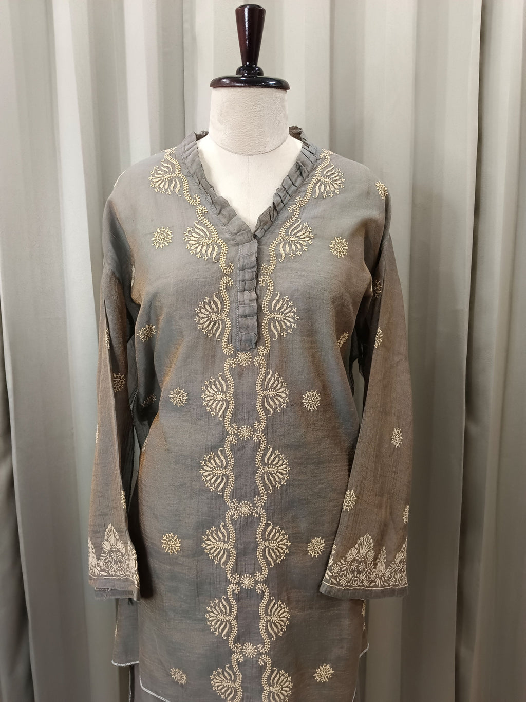 SILVER MIST TISSSUE CHIKANKARI CO-ORD SET