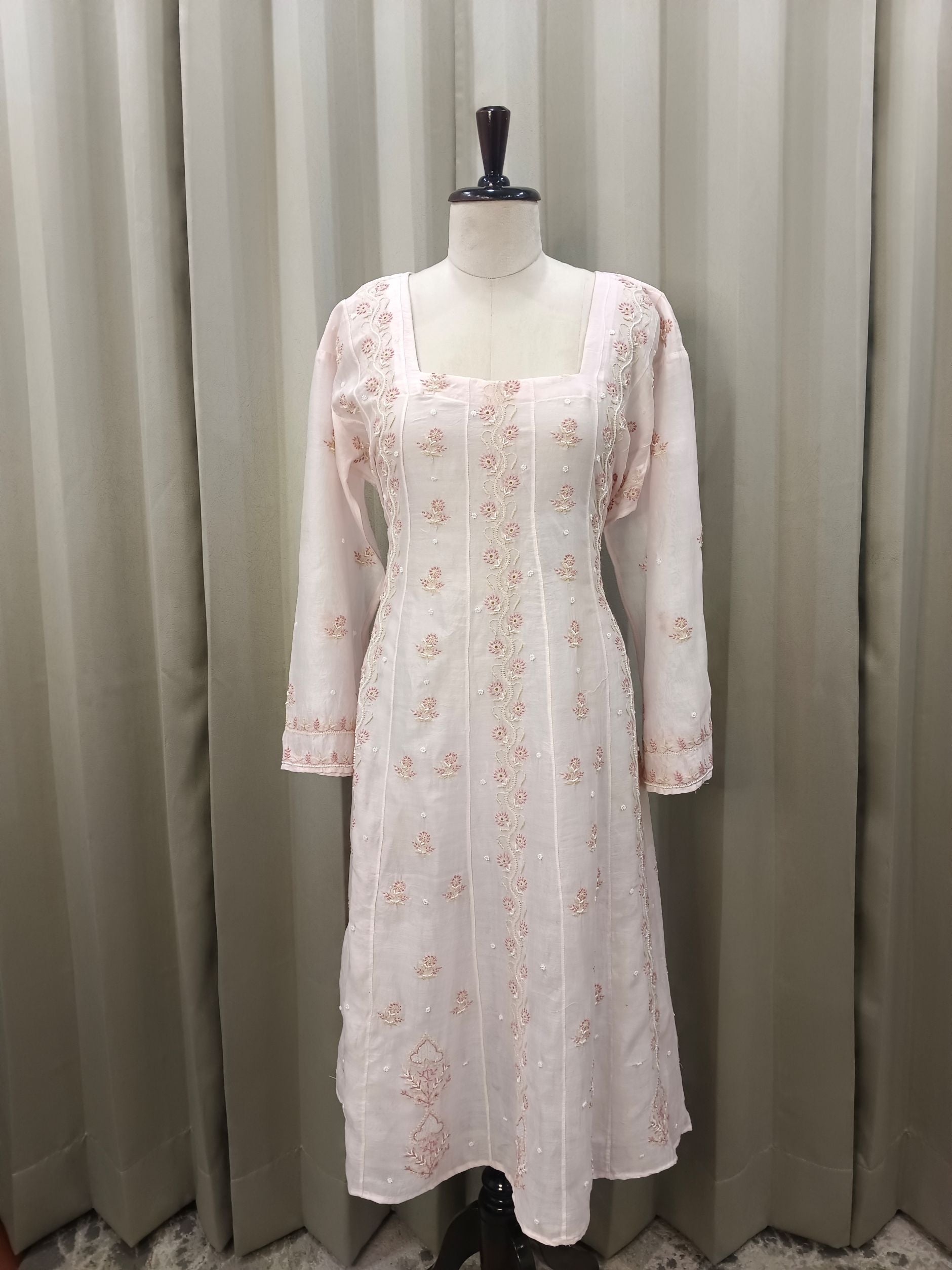 VANILLA CREME MUL CHANDERI CHIKANKARI ANARKALI  SET