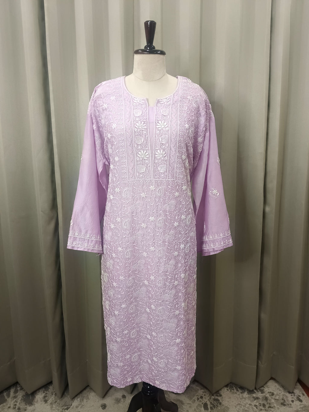 LAVENDER MUL CHANDERI  CHIKANKARI  KURTA SET