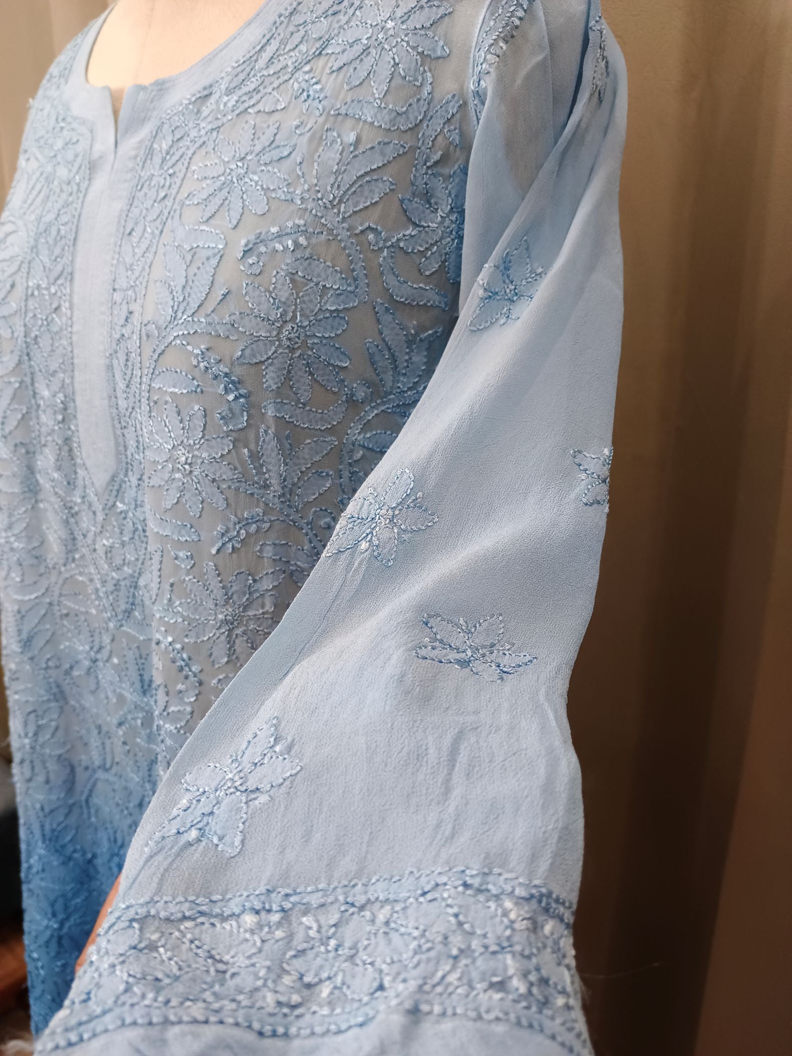 BLUE ECHELON VISCOSE CHIKANKARI KURTA SET
