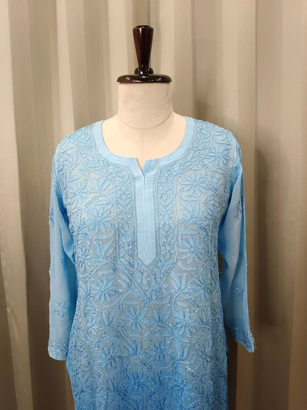 BLUE ECHELON VISCOSE CHIKANKARI KURTA SET