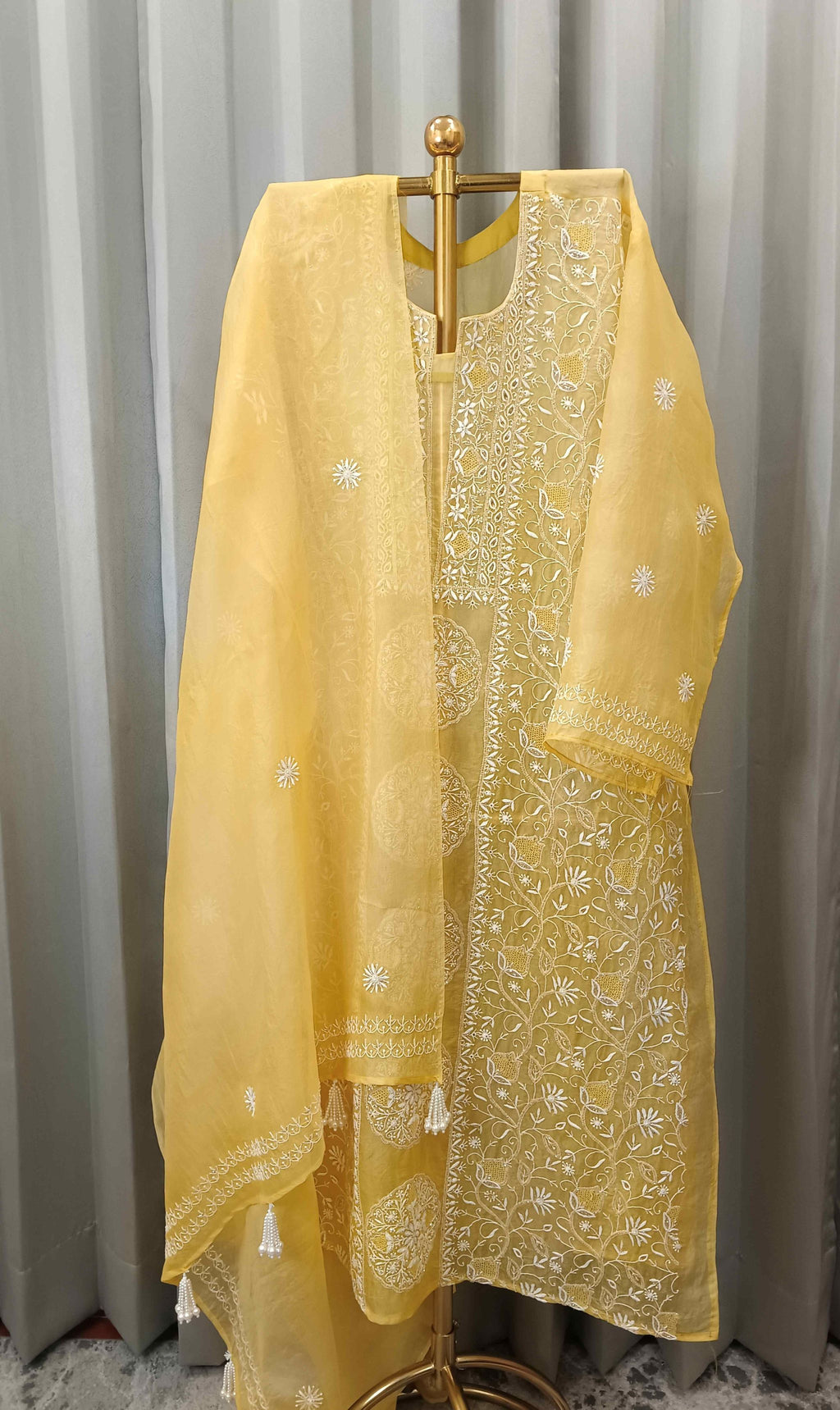 HONEYED AMBER ORGANZA CHIKANKARI KURTA SET